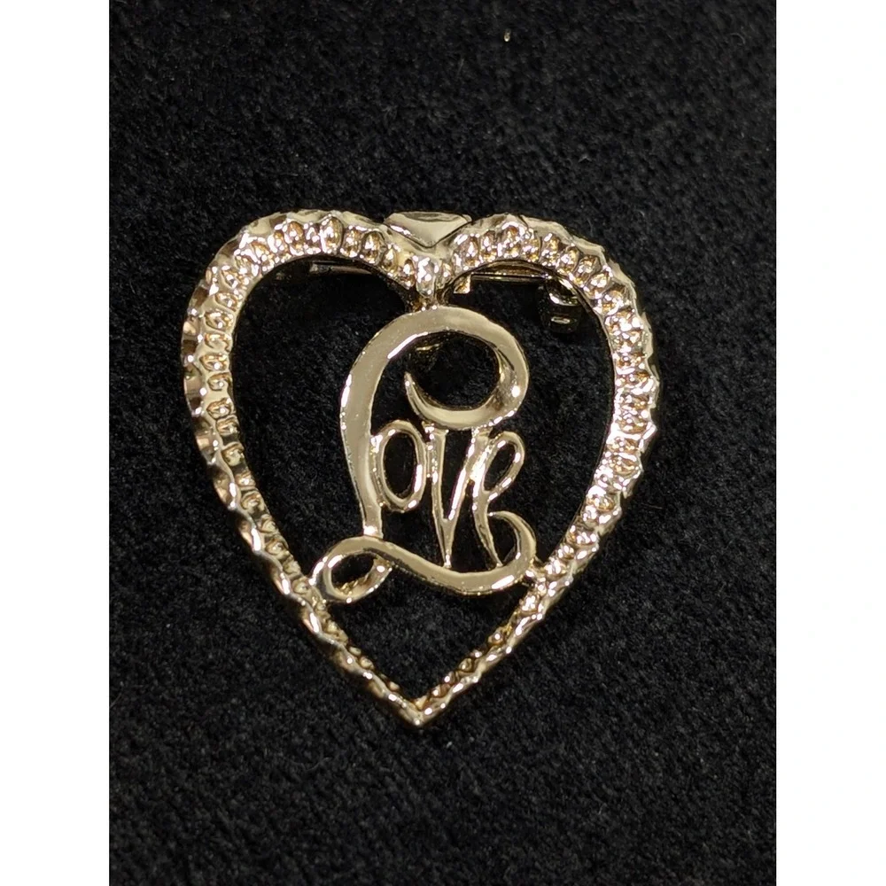 Vintage Gerry's‎ Gold Tone Love Heart Brooch Pin Rhinestone Accent Signed